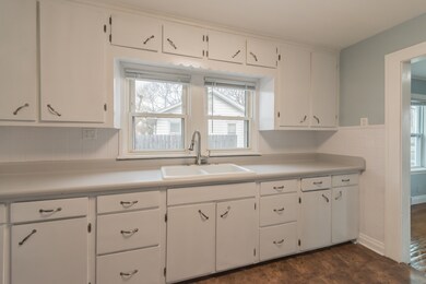 2617 Oakland Ave, Waukegan, IL 60085 - photo 3