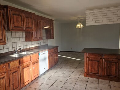 5413 Greenwood Way, North Richland Hills, TX 76180 - photo 6