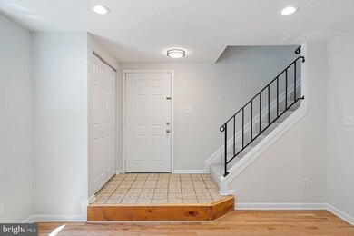 8576 Chester Grove Ct, Springfield, VA 22153 - photo 4