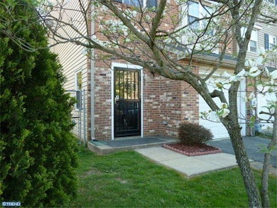 3022 W Greenshire Ct, Claymont, DE 19703 - photo 2