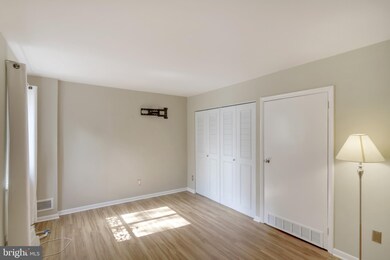 11208 Chestnut Grove Square unit 5, Reston, VA 20190 - photo 7