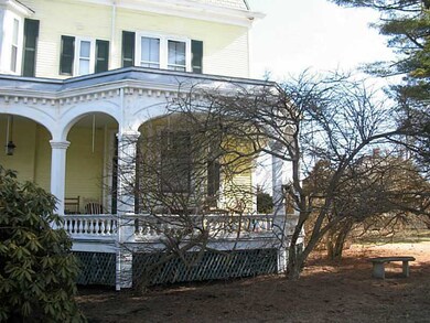 45 Ayrault St unit 4, Newport, RI 02840 - photo 2