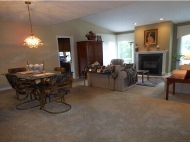 62 Walden Pond Dr, Nashua, NH 03064 - photo 5