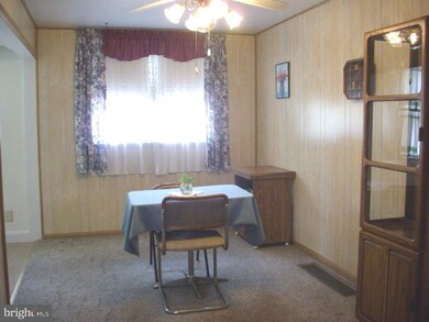 915 Poplar Ave, Glenolden, PA 19036 - photo 6