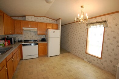 12 Arrow Dr, Salem, NH 03079 - photo 5