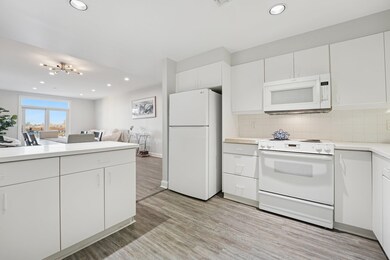 206 Shearwater Ct W unit 74, Jersey City, NJ 07305 - photo 6