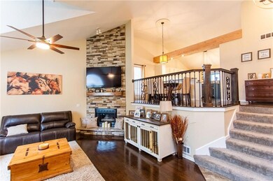 317 SW Seagull St, Lees Summit, MO 64082 - photo 4