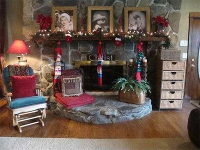 7 Mary Lyon Dr, South Hadley, MA 01075 - photo 2