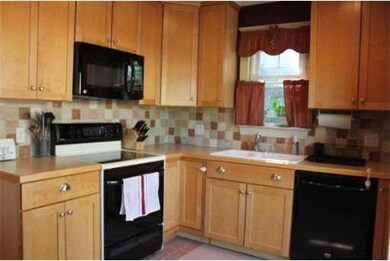 32 Ivernia Rd, Worcester, MA 01606 - photo 4