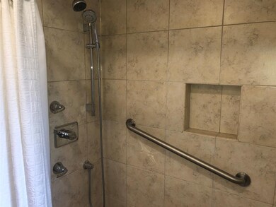 250 West Ave, Elmhurst, IL 60126 - photo 5