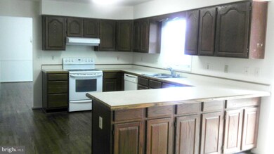 12600 Blue Mountain Ct, North Potomac, MD 20878 - photo 3