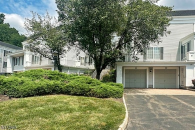 146 Riveredge Dr, Chatham, NJ 07928 - photo 2