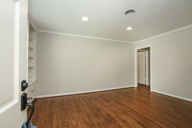 6215 Cindy Ln, Houston, TX 77008 - photo 3