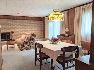 Open concept dining room/living room