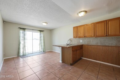 KITCHEN DINNING AREA