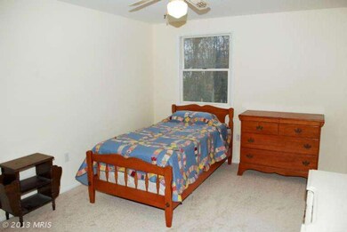 13141 Madonna Ln, Fairfax, VA 22033 - photo 2