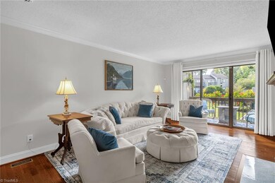 2449 Cypress Ct, High Point, NC 27265 - photo 4