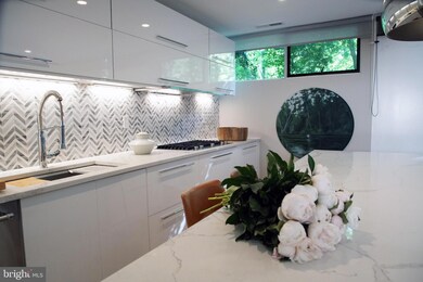 11509 Maple Ridge Rd, Reston, VA 20190 - photo 6