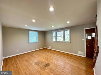 805 N Woodward Dr, Essex, MD 21221 - photo 3