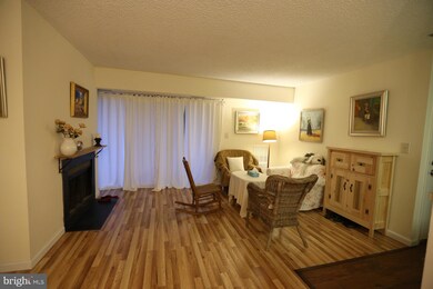 1008 Aspen Dr unit 1008, Plainsboro, NJ 08536 - photo 3