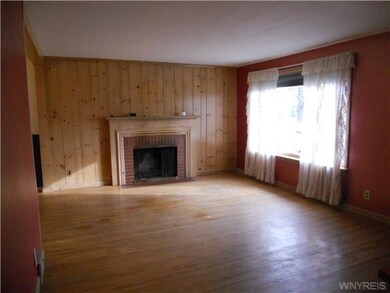 Living Room Freshly painted with Ralph Lauren meta