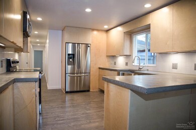 60894 Alpine Dr, Bend, OR 97702 - photo 7