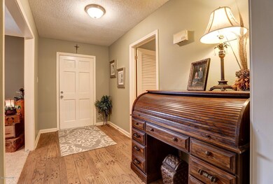 207 Decatur Ln-5