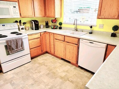 3480 Hillcrest St, Redding, CA 96001 - photo 2