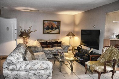 1590 Alta Dr unit 19, Whitehall, PA 18052 - photo 3