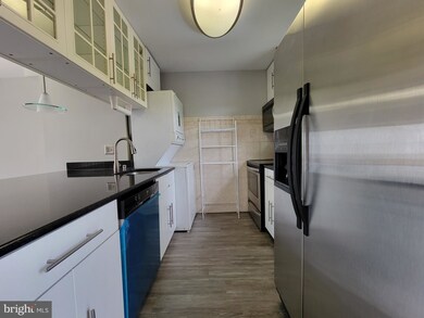 14461 Saint Germain Dr, Centreville, VA 20121 - photo 2