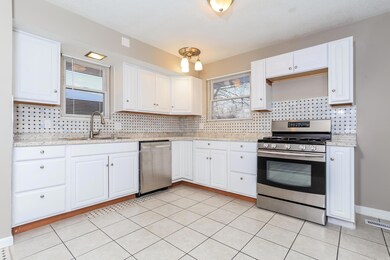 006-photo-kitchen-10415919