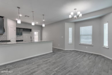 13833-Vicki Brewer-Kitchen-Dining