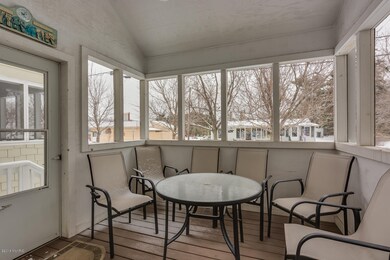 006-StreetSide Screened Porch