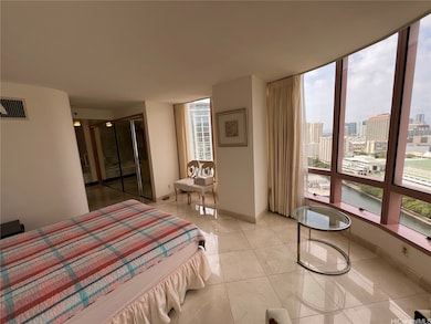 Waikiki Landmark Apartments unit 3302, Honolulu, HI 96815 - photo 7