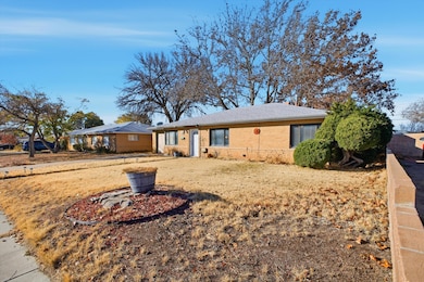 2115 Hendola Dr NE, Albuquerque, NM 87110 - photo 2