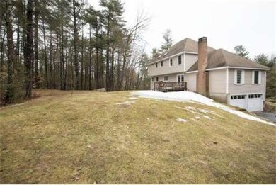 3 Hyde Park Cir, Londonderry, NH 03053 - photo 2