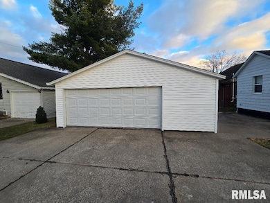 418 19th Ave N, Clinton, IA 52732 - photo 5