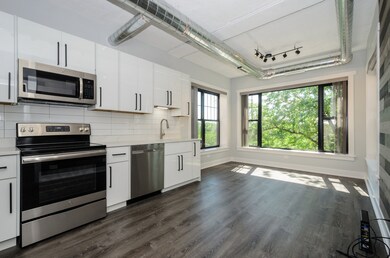7645 N Sheridan Rd unit 216, Chicago, IL 60626 - photo 2