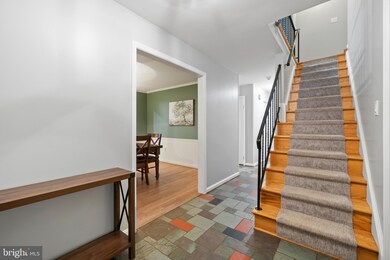 9008 Levelle Dr, Chevy Chase, MD 20815 - photo 3