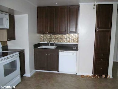 595 Southside Ln, Dunnsville, VA 22454 - photo 4