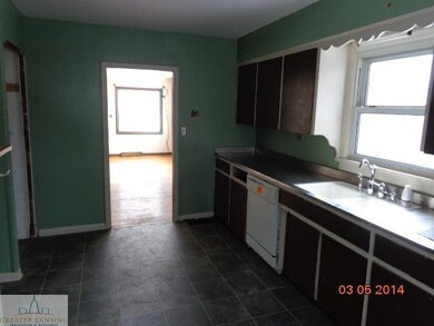 1118 Mccullough St, Lansing, MI 48912 - photo 4