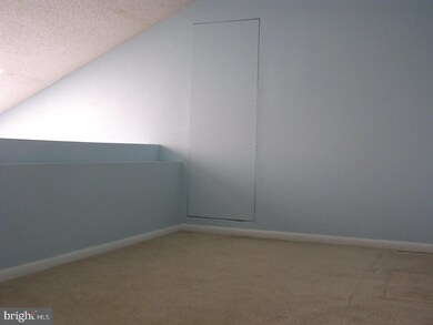 1402 Naomis Ct, North Wales, PA 19454 - photo 3