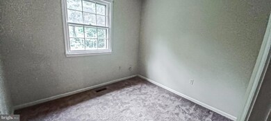 1950 Mayflower Dr, Woodbridge, VA 22192 - photo 5