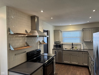 467 S Serenity Way, Greenwood, IN 46142 - photo 3