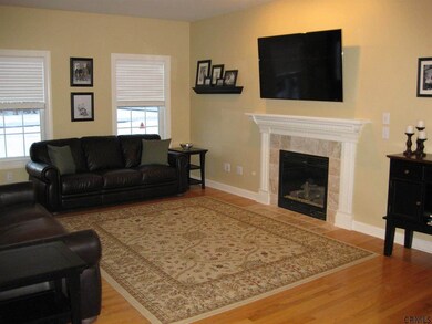 17 Foxglove Way, Ballston Spa, NY 12020 - photo 4