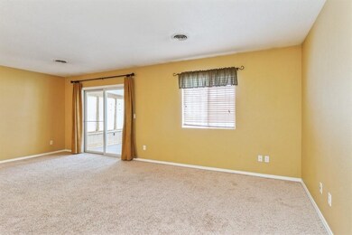 1012 E 10th St S, Newton, IA 50208 - photo 3
