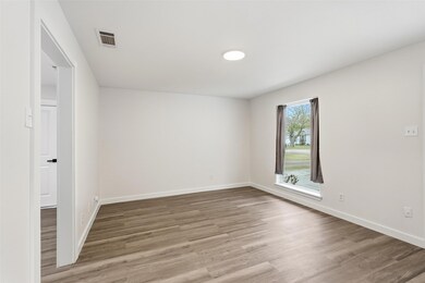 513 Paddy St, Mesquite, TX 75149 - photo 3