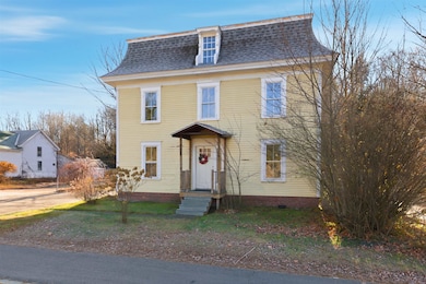 135 Pleasant St, Bristol, NH 03222 - photo 2