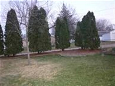 2869 Washington St, Davenport, IA 52804 - photo 4