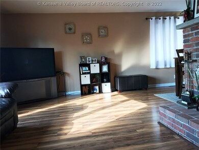 1248 W Virginia Ave, Dunbar, WV 25064 - photo 6